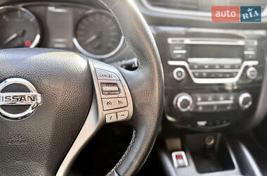 Внедорожник / Кроссовер Nissan Qashqai 2015 в 