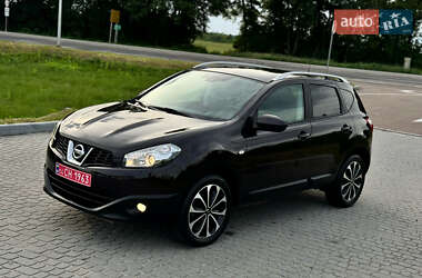 Внедорожник / Кроссовер Nissan Qashqai 2012 в 