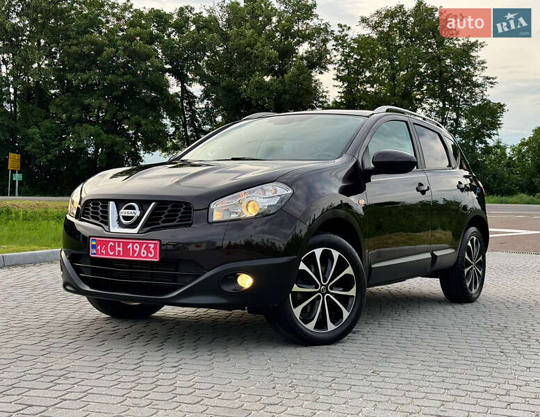 Внедорожник / Кроссовер Nissan Qashqai 2012 в 