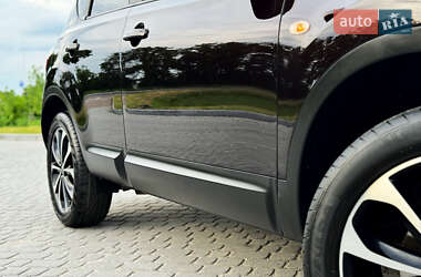Внедорожник / Кроссовер Nissan Qashqai 2012 в 