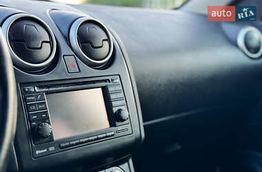 Внедорожник / Кроссовер Nissan Qashqai 2012 в 