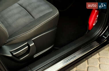 Внедорожник / Кроссовер Nissan Qashqai 2012 в 