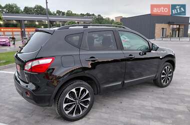 Позашляховик / Кросовер Nissan Qashqai 2013 в 