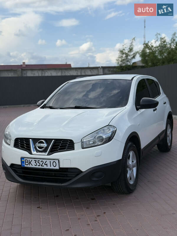 Внедорожник / Кроссовер Nissan Qashqai 2013 в Сарнах