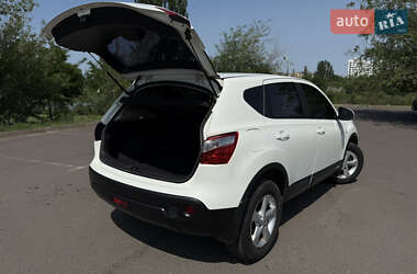 Внедорожник / Кроссовер Nissan Qashqai 2013 в 