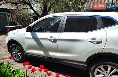 Позашляховик / Кросовер Nissan Qashqai 2017 в 