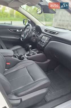 Внедорожник / Кроссовер Nissan Qashqai 2014 в 