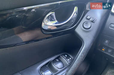 Внедорожник / Кроссовер Nissan Qashqai 2014 в 