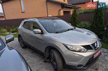 Внедорожник / Кроссовер Nissan Qashqai 2015 в 