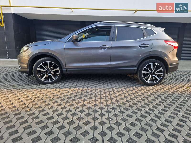 Внедорожник / Кроссовер Nissan Qashqai 2015 в Луцке