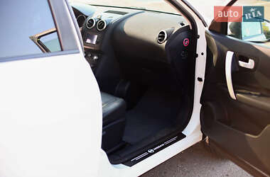 Внедорожник / Кроссовер Nissan Qashqai 2009 в 