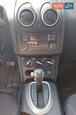 Внедорожник / Кроссовер Nissan Qashqai 2012 в 