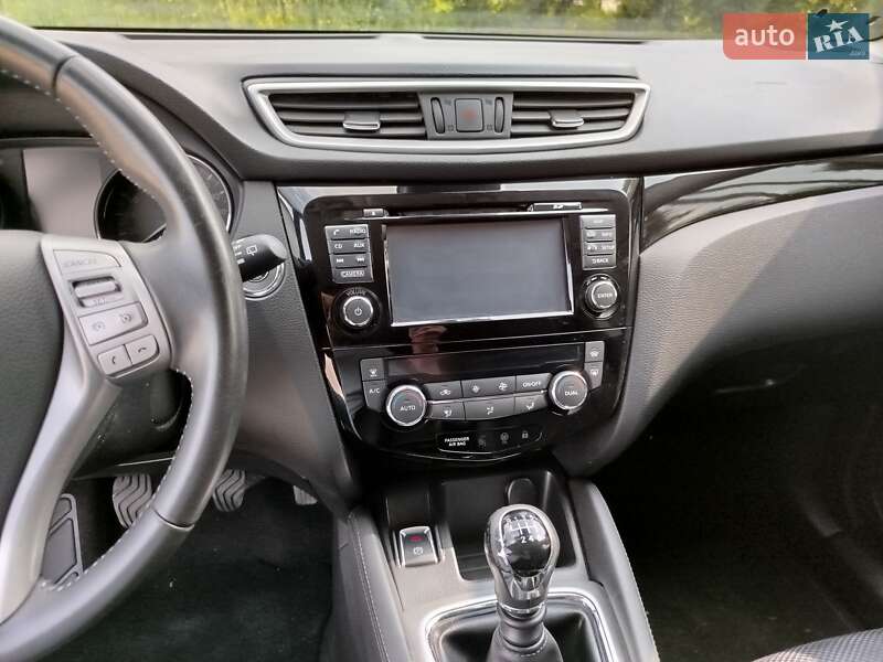 Внедорожник / Кроссовер Nissan Qashqai 2016 в Красилове