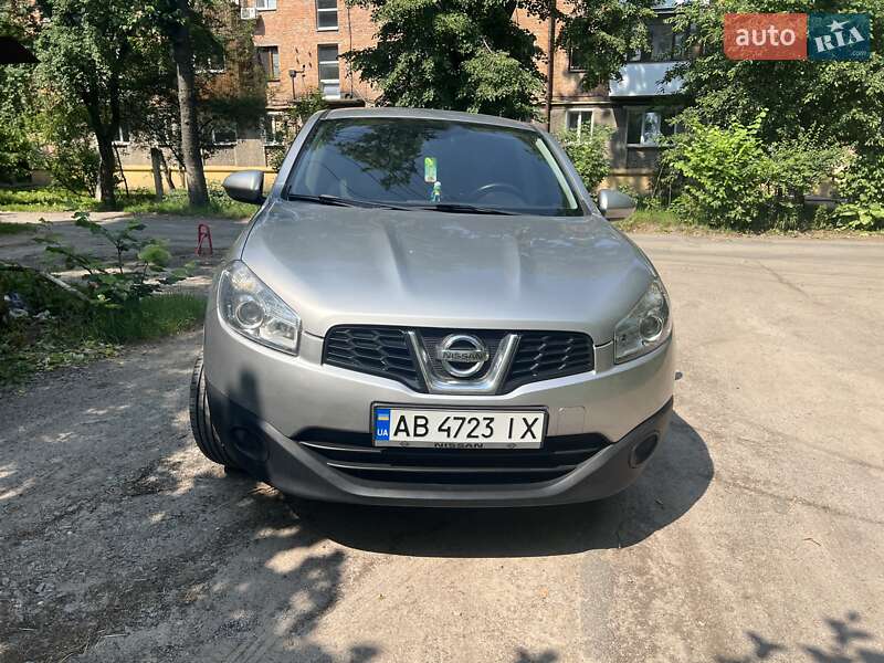 Внедорожник / Кроссовер Nissan Qashqai 2011 в 