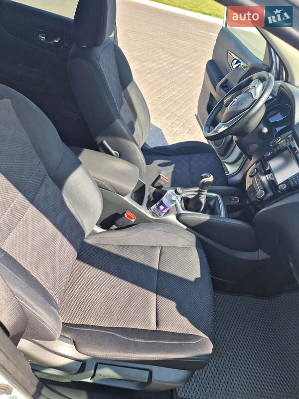 Внедорожник / Кроссовер Nissan Qashqai 2015 в Ровно