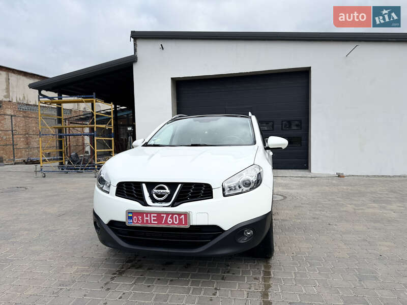 Позашляховик / Кросовер Nissan Qashqai 2011 в Звенигородці