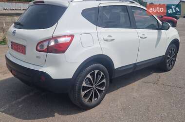 Внедорожник / Кроссовер Nissan Qashqai 2012 в 