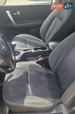Внедорожник / Кроссовер Nissan Qashqai 2012 в 
