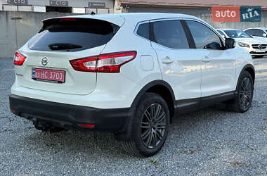 Внедорожник / Кроссовер Nissan Qashqai 2015 в 
