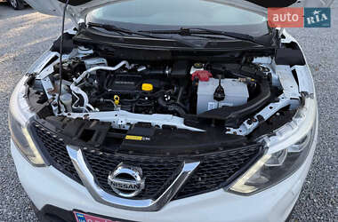 Внедорожник / Кроссовер Nissan Qashqai 2015 в 