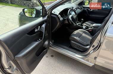 Позашляховик / Кросовер Nissan Qashqai 2014 в 