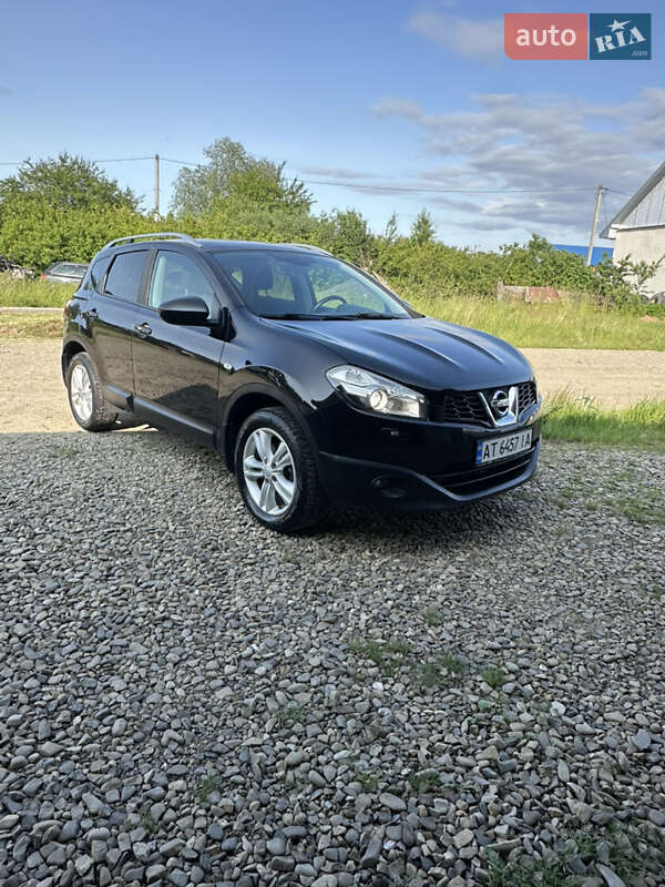 Позашляховик / Кросовер Nissan Qashqai 2011 в Косові
