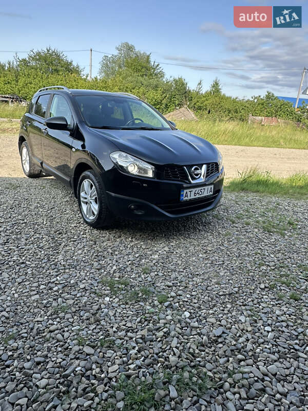 Позашляховик / Кросовер Nissan Qashqai 2011 в Косові