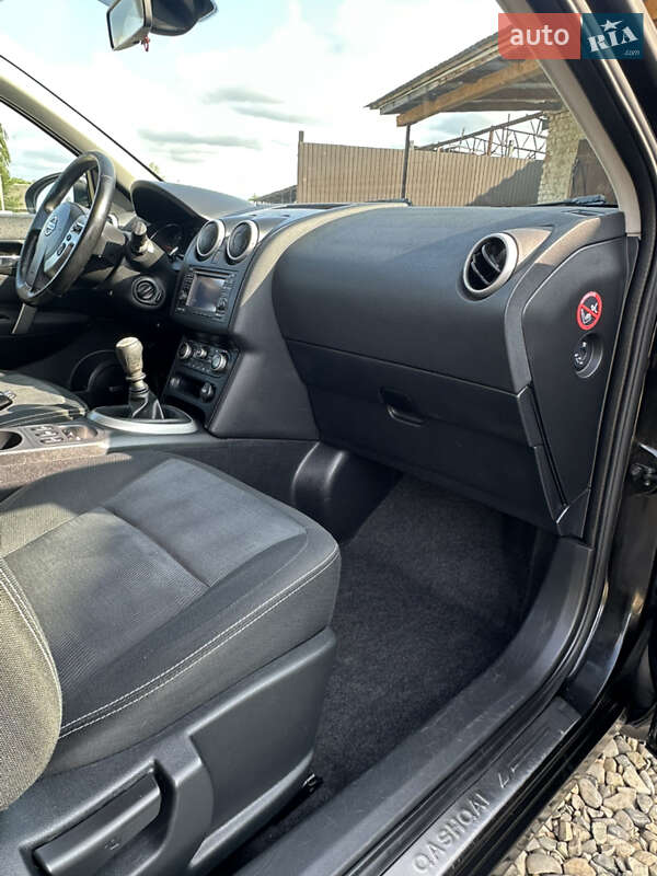 Позашляховик / Кросовер Nissan Qashqai 2011 в Косові
