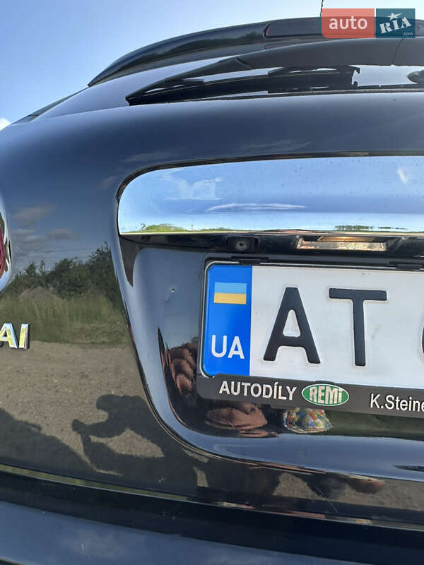 Позашляховик / Кросовер Nissan Qashqai 2011 в Косові