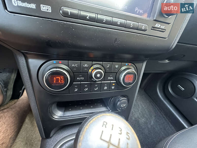 Позашляховик / Кросовер Nissan Qashqai 2011 в Косові