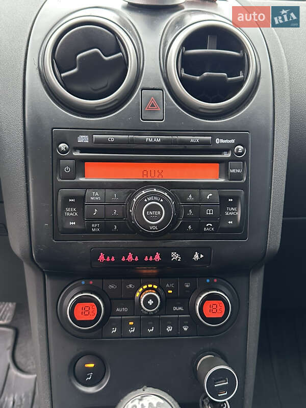 Позашляховик / Кросовер Nissan Qashqai 2008 в Сваляві