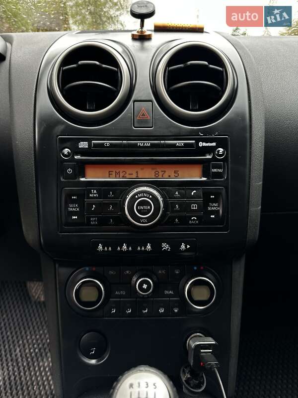 Внедорожник / Кроссовер Nissan Qashqai 2009 в Стрые