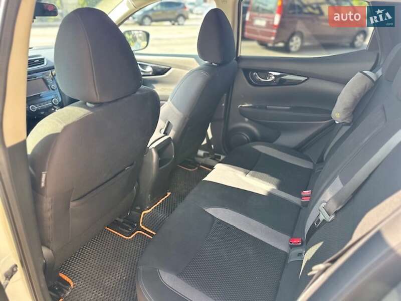 Внедорожник / Кроссовер Nissan Qashqai 2020 в Ивано-Франковске