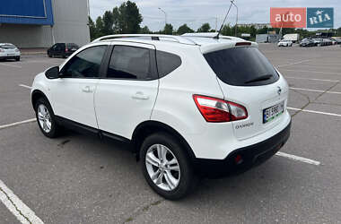 Внедорожник / Кроссовер Nissan Qashqai 2012 в 