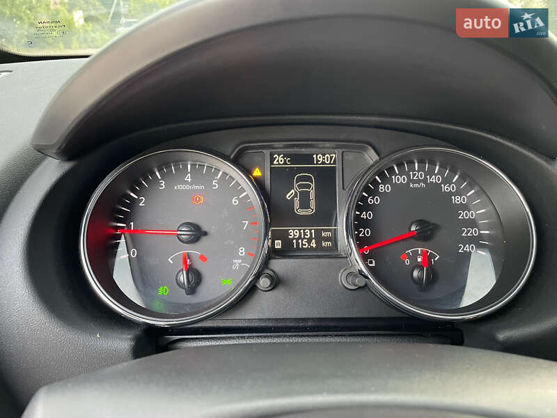 Позашляховик / Кросовер Nissan Qashqai 2012 в Полтаві