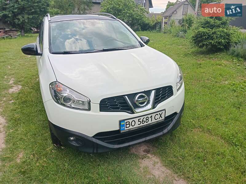 Внедорожник / Кроссовер Nissan Qashqai 2010 в 