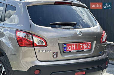 Внедорожник / Кроссовер Nissan Qashqai 2012 в 