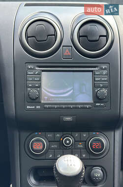 Внедорожник / Кроссовер Nissan Qashqai 2012 в 