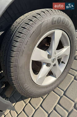 Внедорожник / Кроссовер Nissan Qashqai 2012 в 