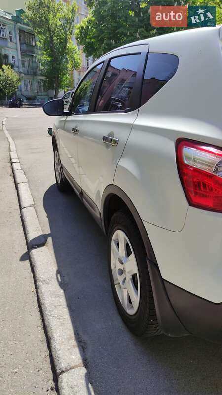 Позашляховик / Кросовер Nissan Qashqai 2011 в Києві