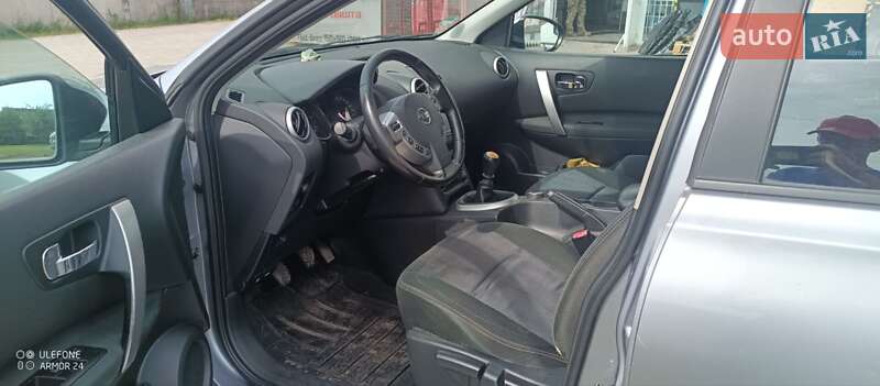 Внедорожник / Кроссовер Nissan Qashqai 2011 в Старой Выжевке