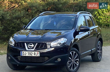 Внедорожник / Кроссовер Nissan Qashqai 2012 в 