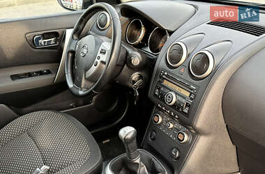 Позашляховик / Кросовер Nissan Qashqai 2009 в 
