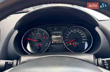 Позашляховик / Кросовер Nissan Qashqai 2010 в 