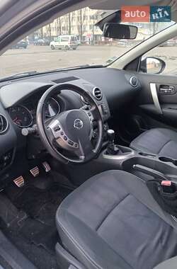 Внедорожник / Кроссовер Nissan Qashqai 2012 в 