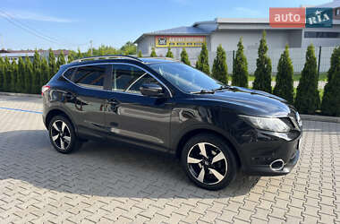 Позашляховик / Кросовер Nissan Qashqai 2015 в Чернівцях