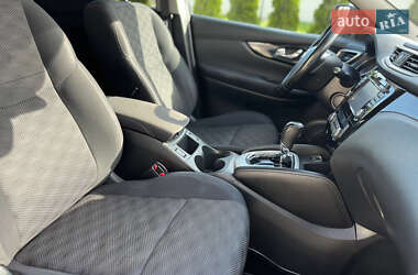 Внедорожник / Кроссовер Nissan Qashqai 2015 в 