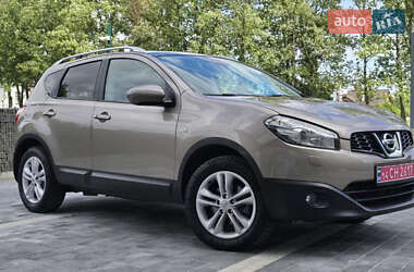 Позашляховик / Кросовер Nissan Qashqai 2010 в Стрию