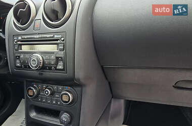 Внедорожник / Кроссовер Nissan Qashqai 2010 в 