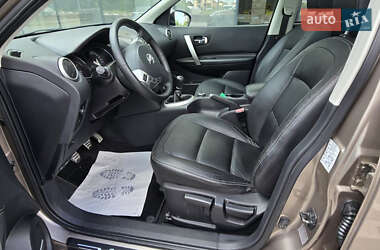 Внедорожник / Кроссовер Nissan Qashqai 2010 в 